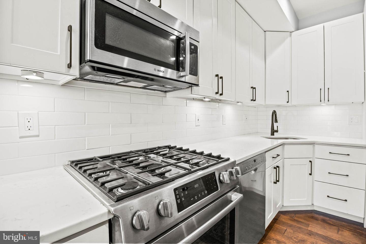1101 FERN STREET NW Unit: 101
