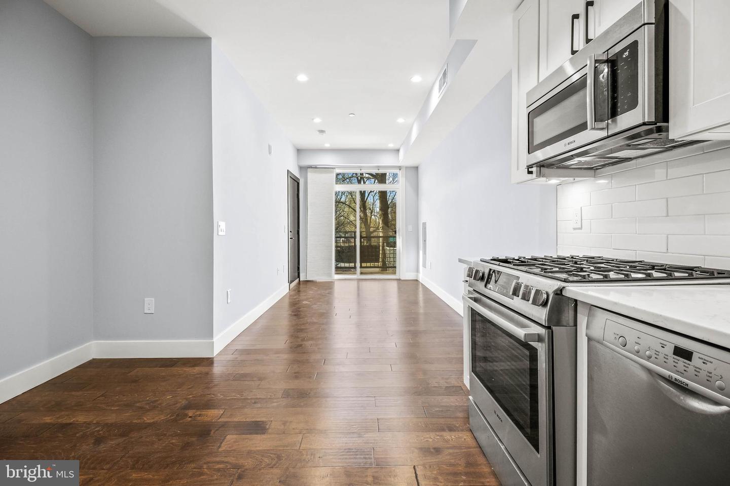 1101 FERN STREET NW Unit: 101