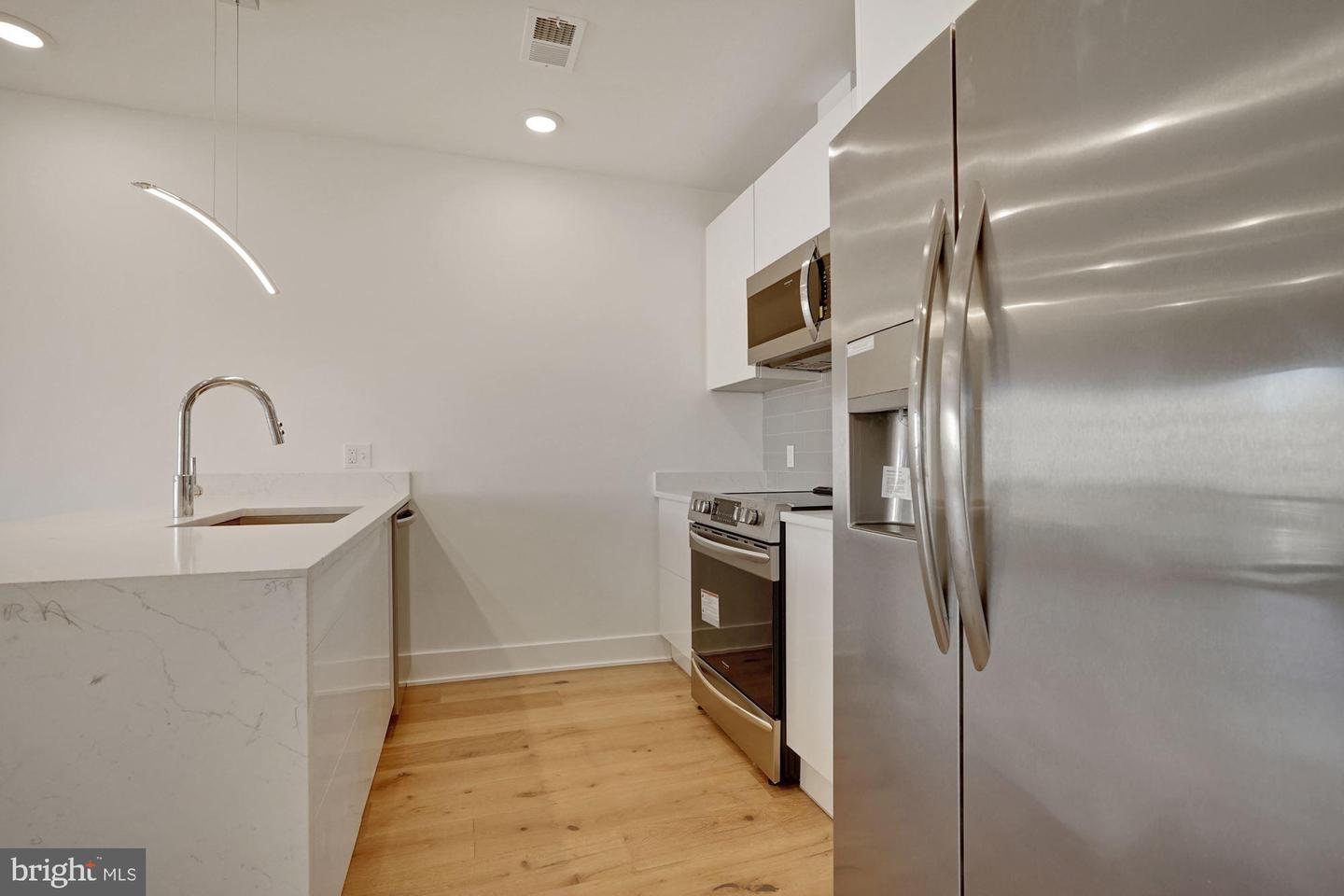 2027 Rhode Island AVENUE NE Unit: 303