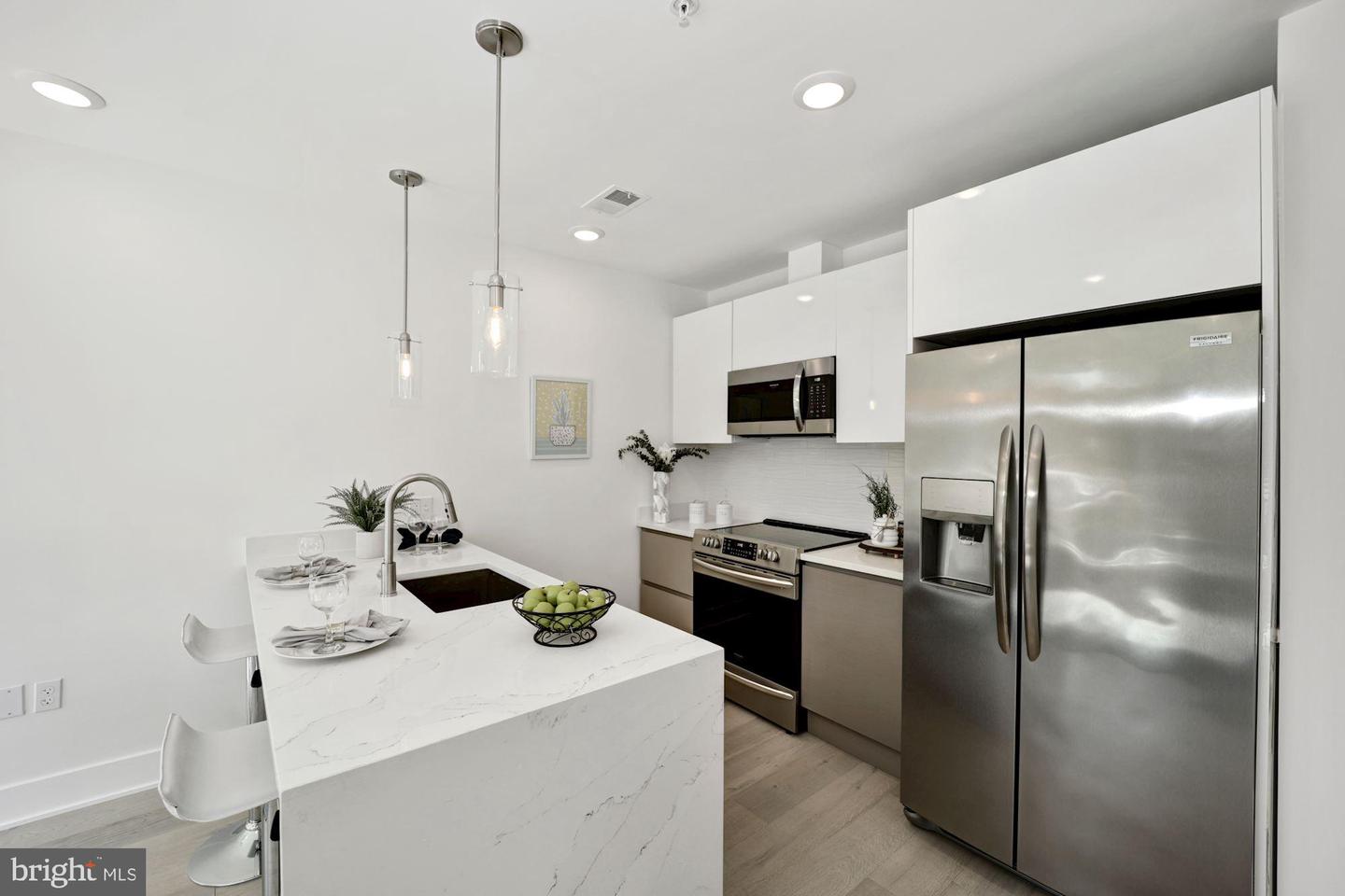 2027 Rhode Island AVENUE NE Unit: 303