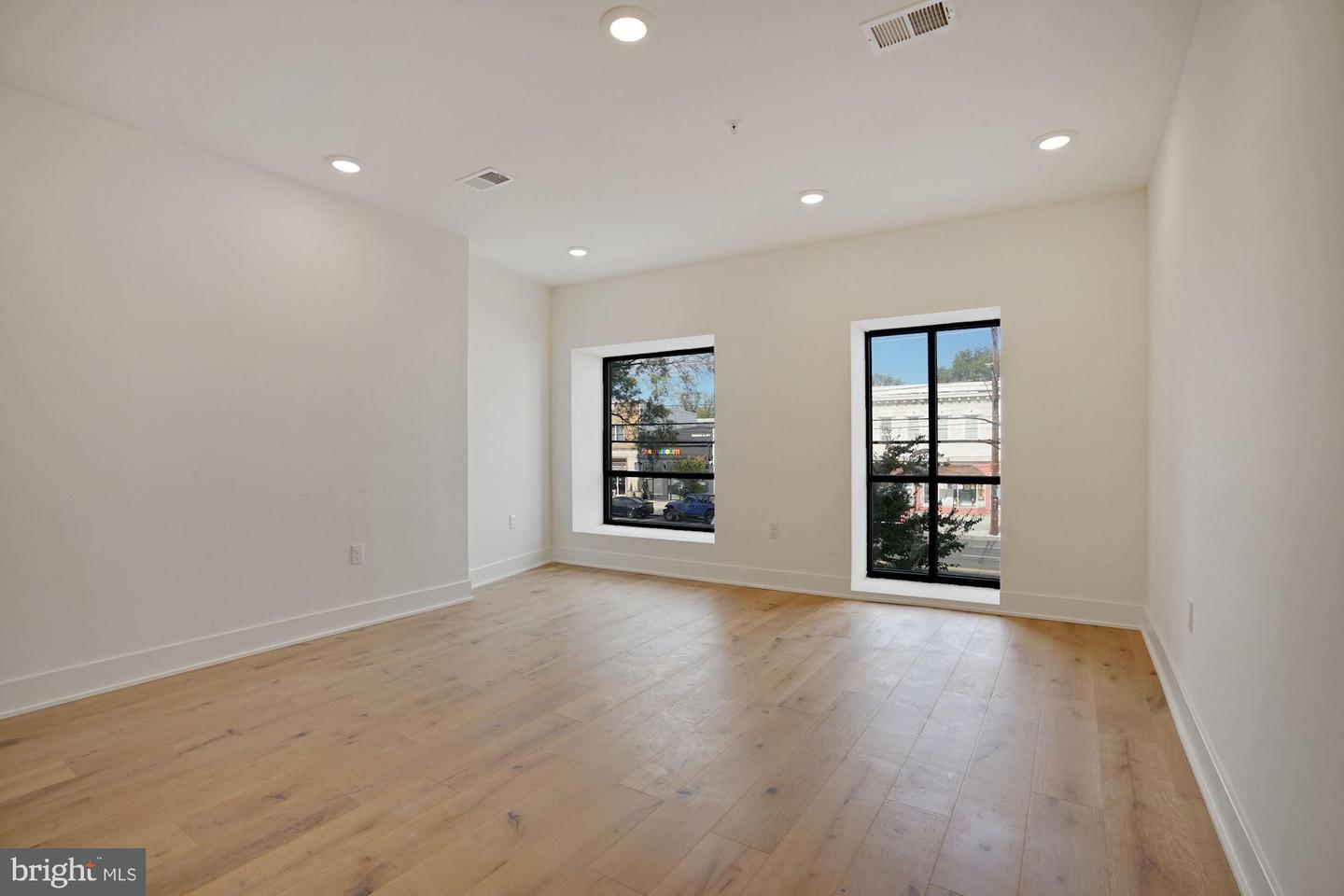2027 Rhode Island AVENUE NE Unit: 303