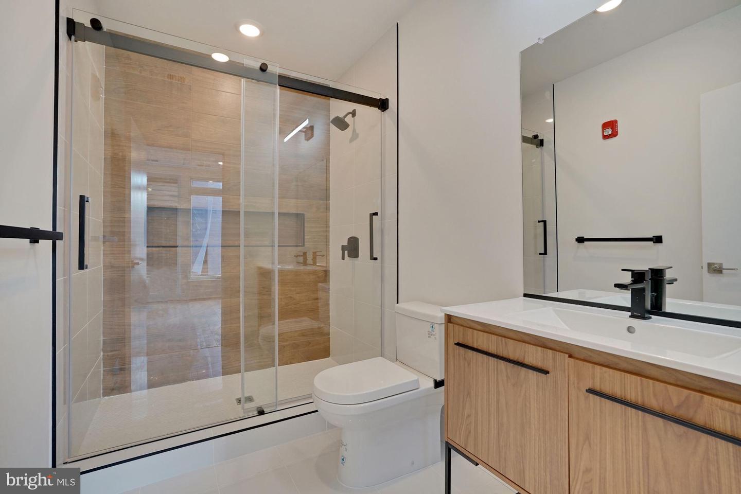2027 Rhode Island AVENUE NE Unit: 303