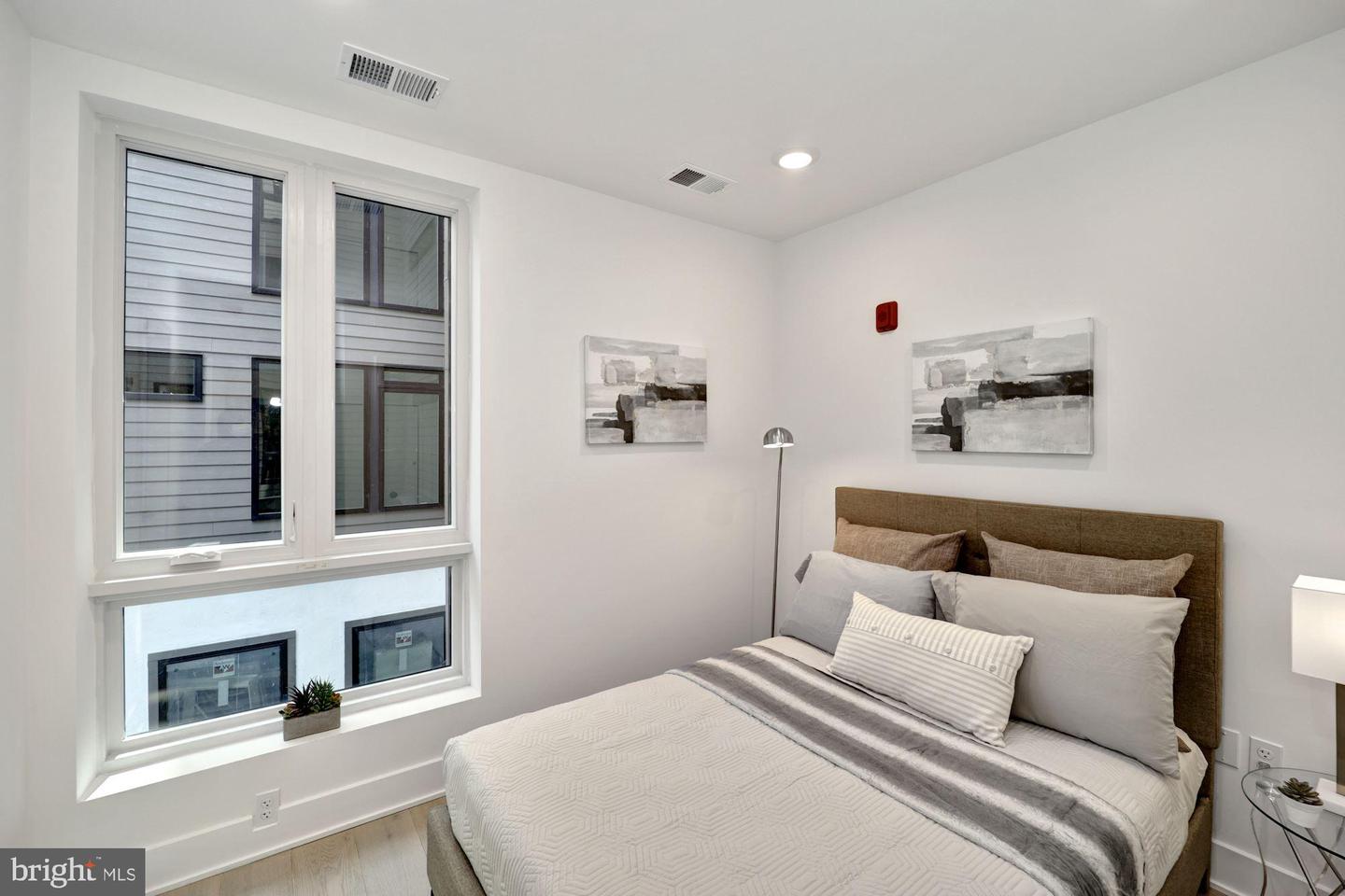 2027 Rhode Island AVENUE NE Unit: 303