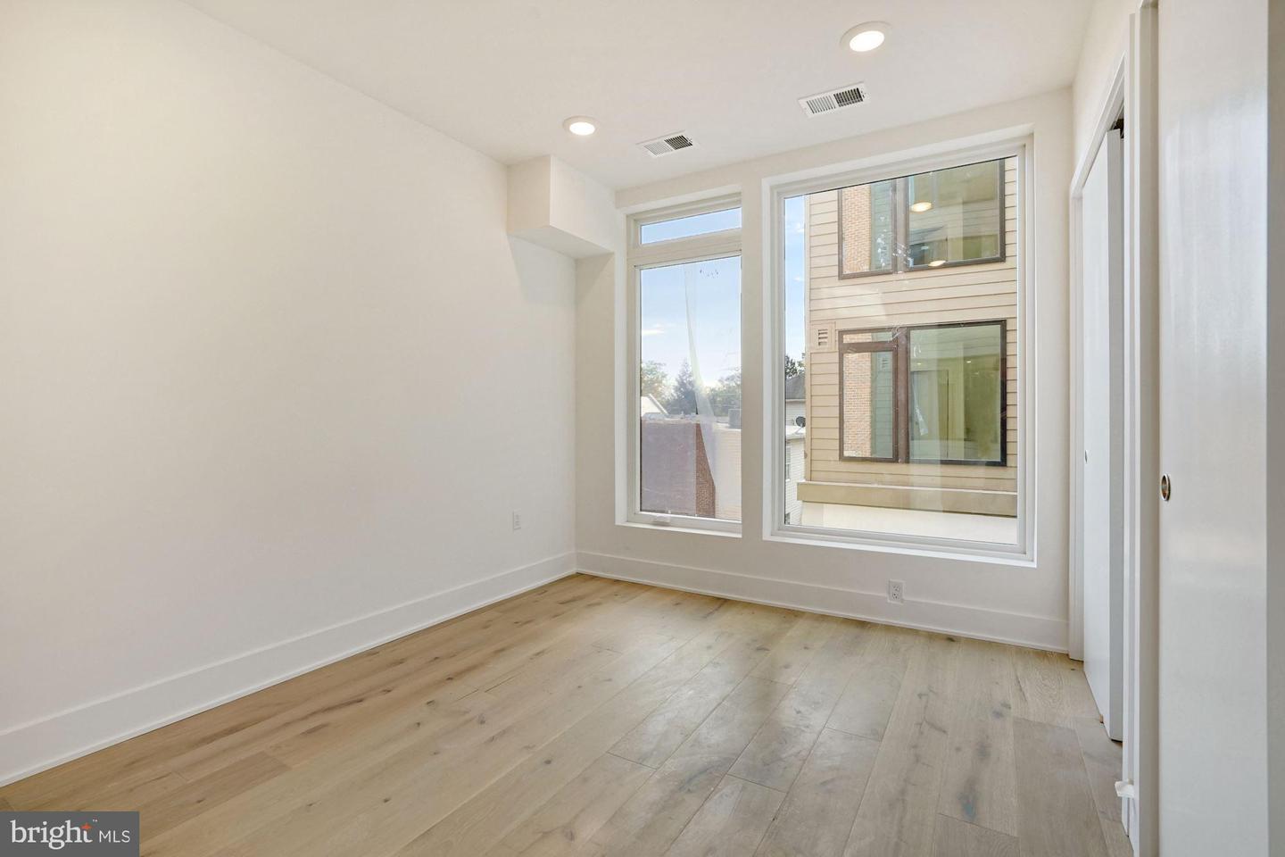 2027 Rhode Island AVENUE NE Unit: 303