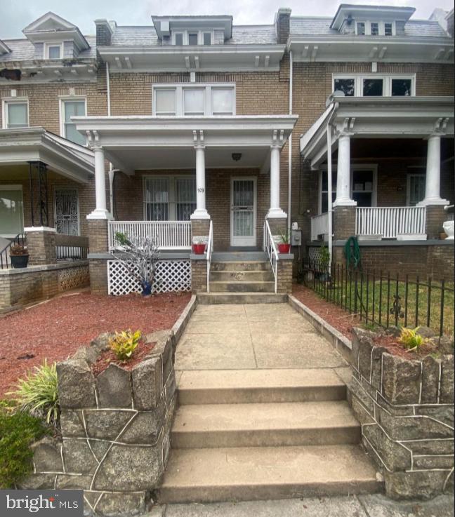 709 Otis PLACE NW
