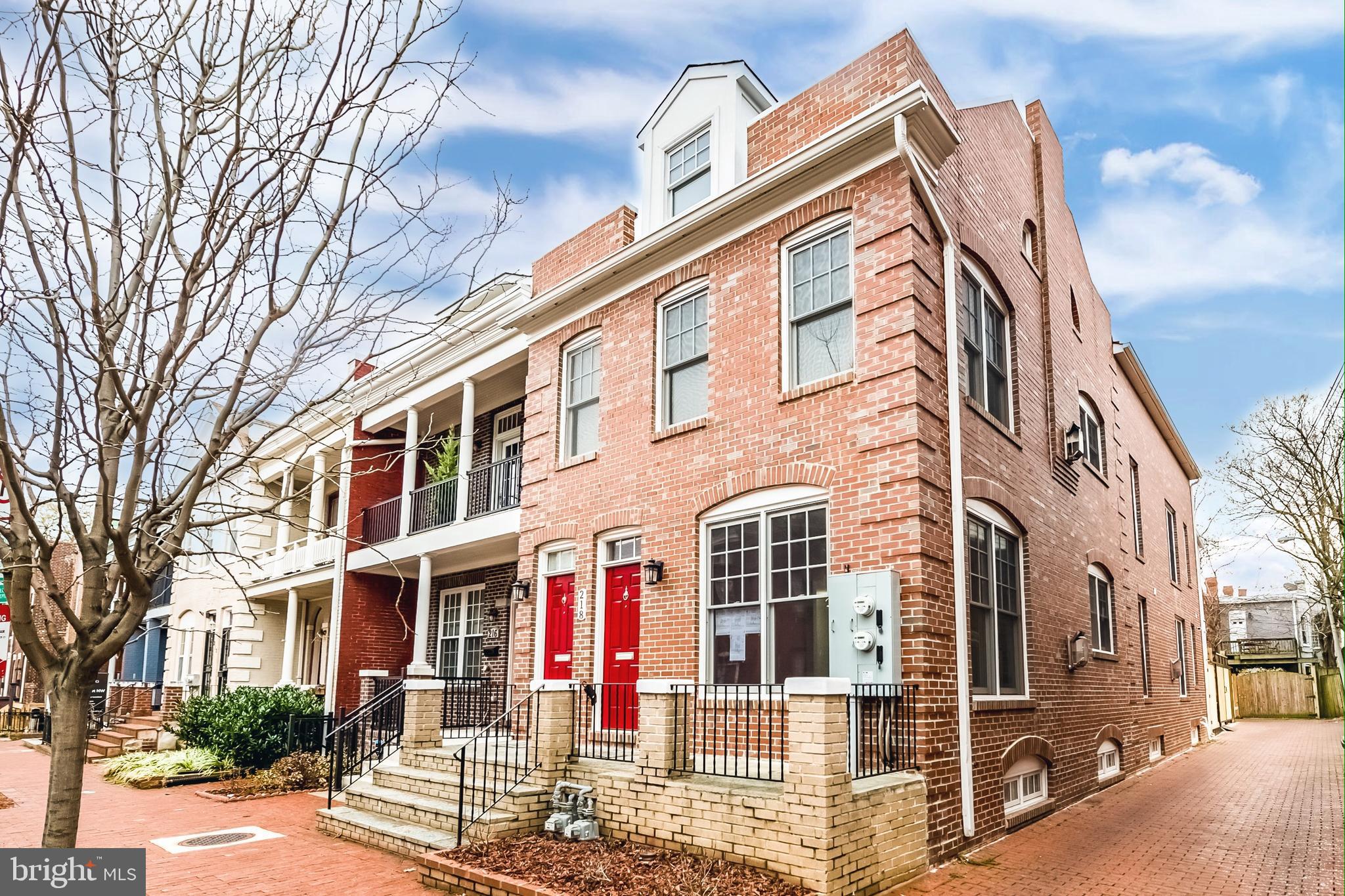 218 Morgan St NW #2