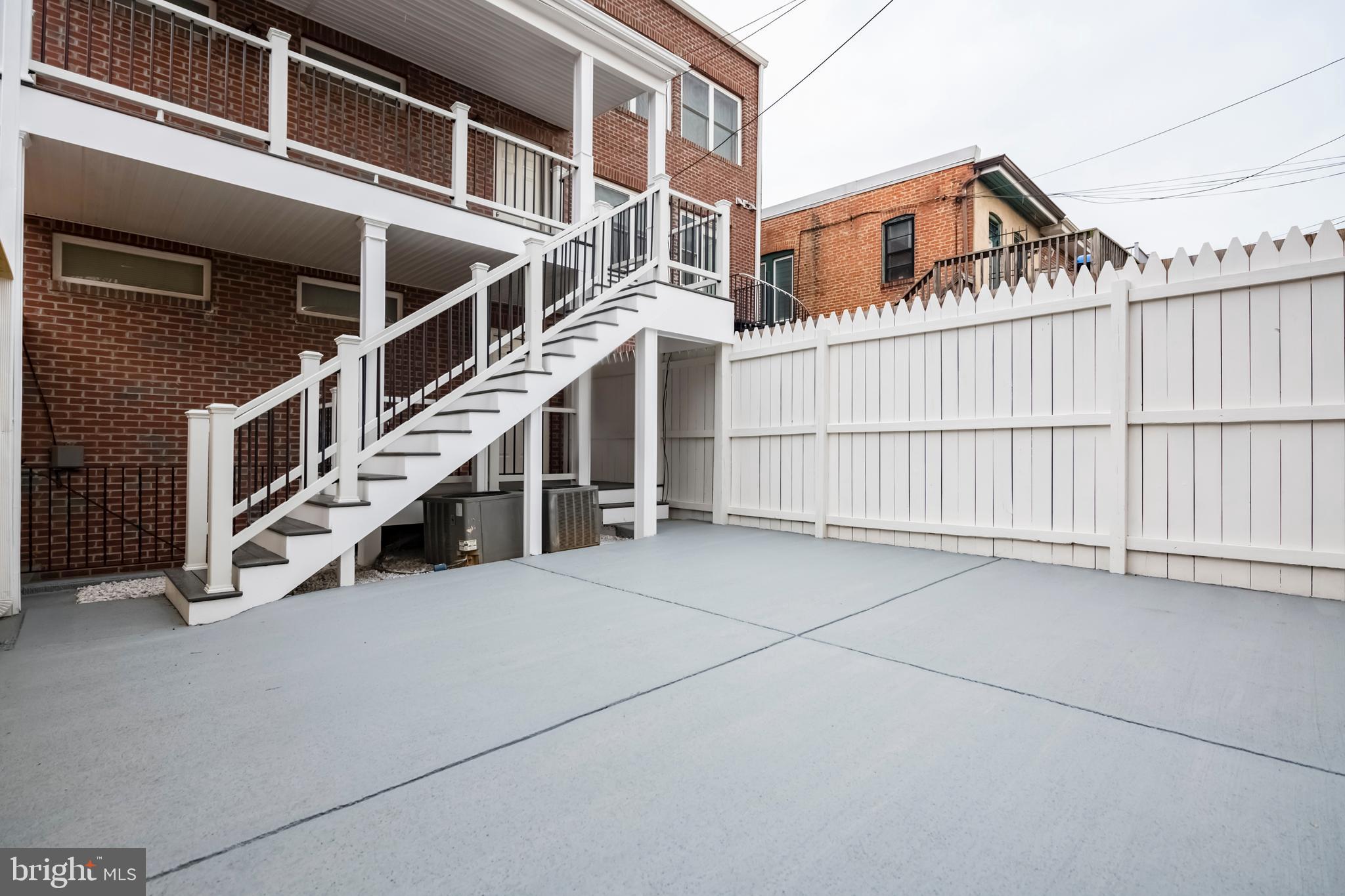 218 Morgan St NW #2