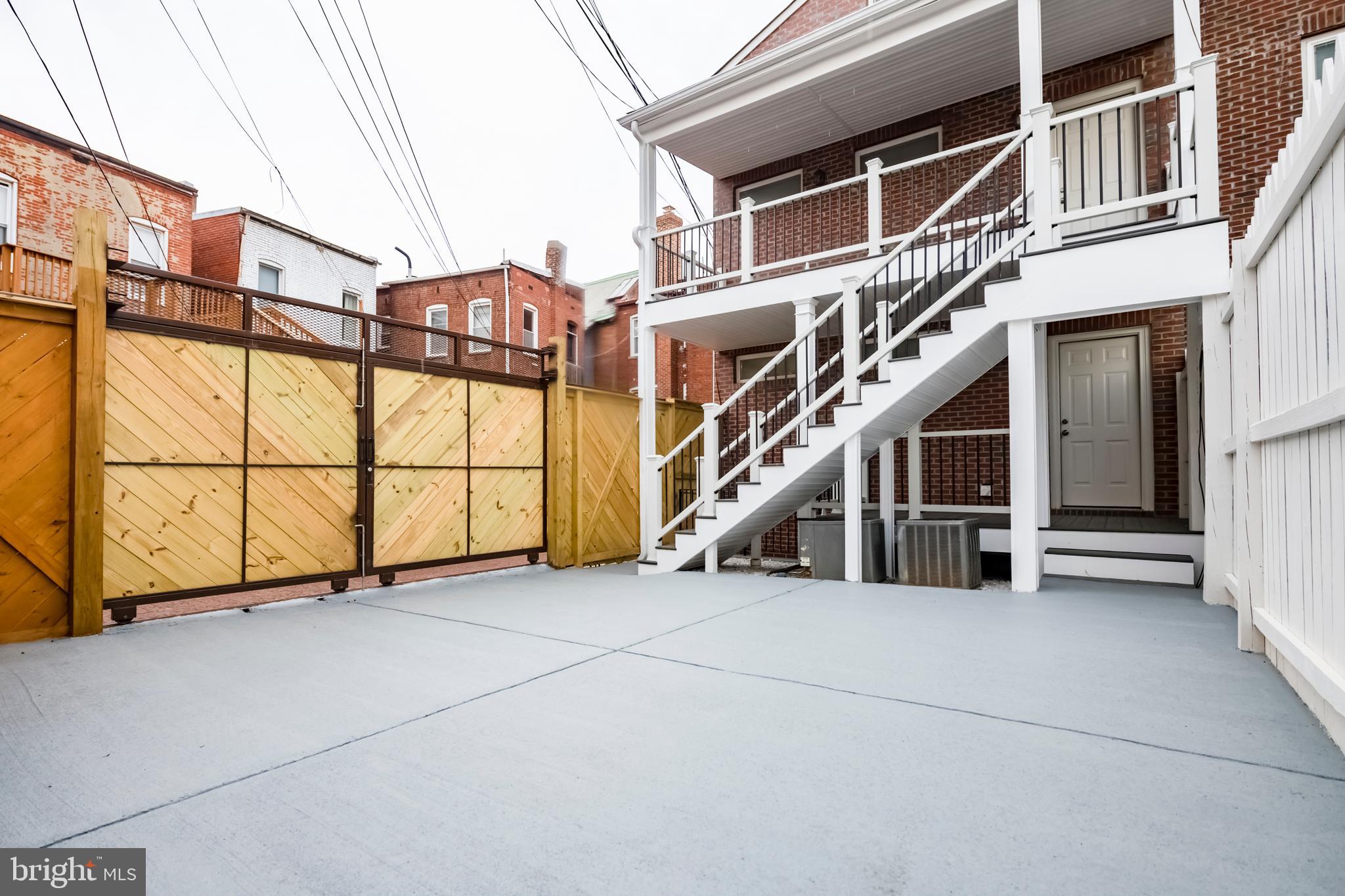 218 Morgan St NW #2