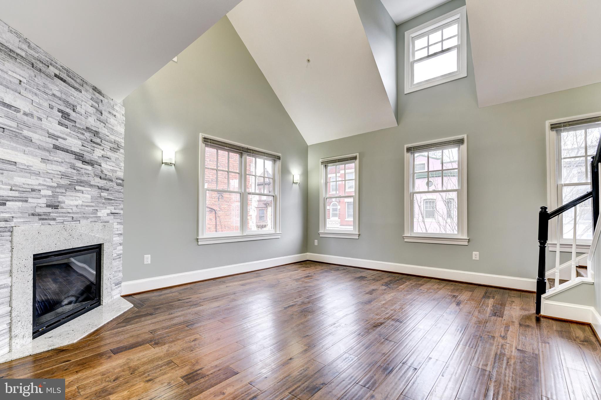218 Morgan St NW #2