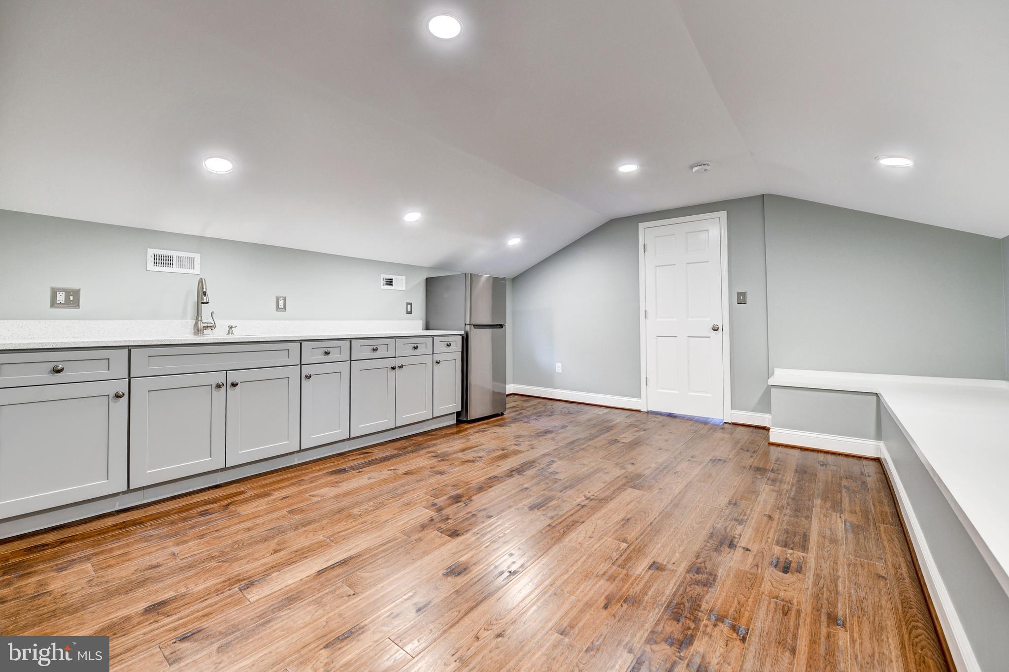 218 Morgan St NW #2