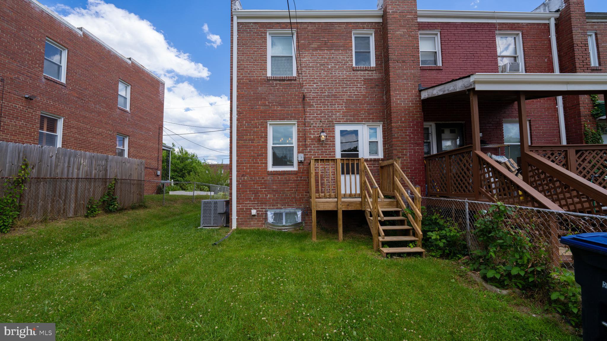 1517 FORT DAVIS STREET SE
