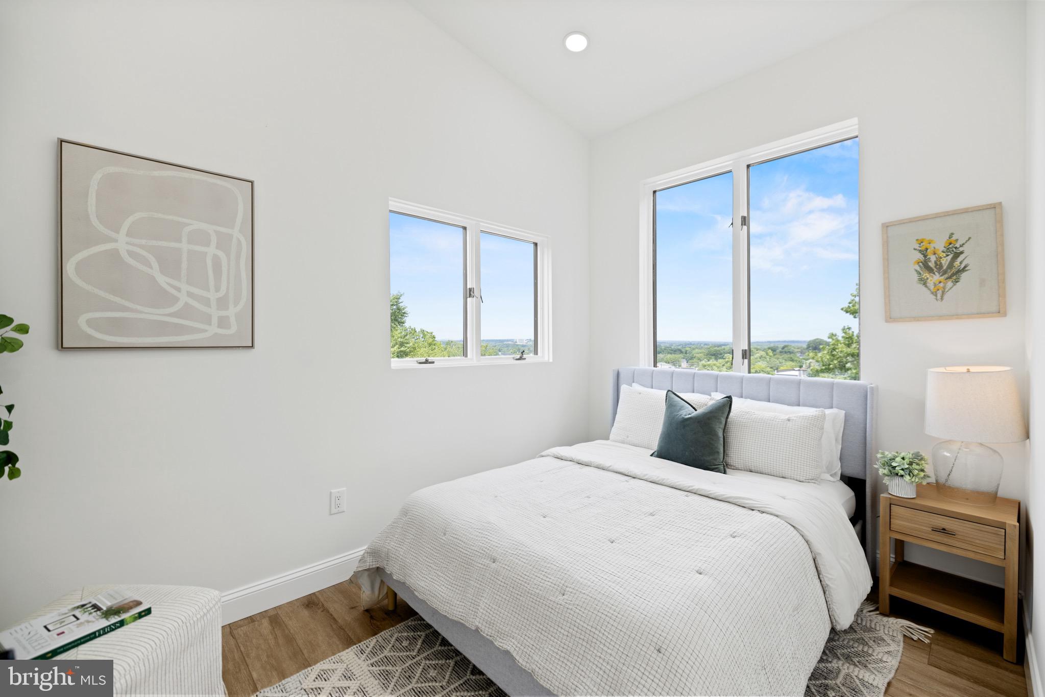 5104 JUST STREET NE