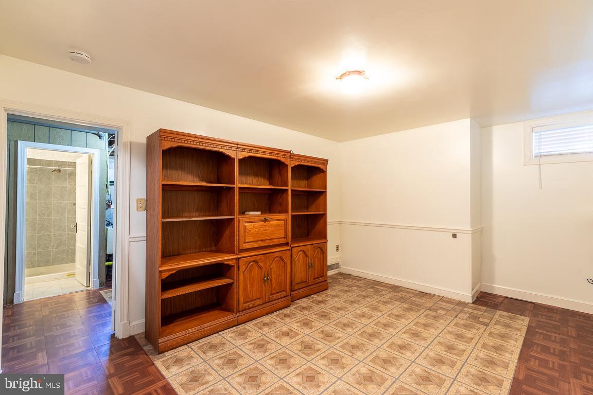 103 RITTENHOUSE STREET NE
