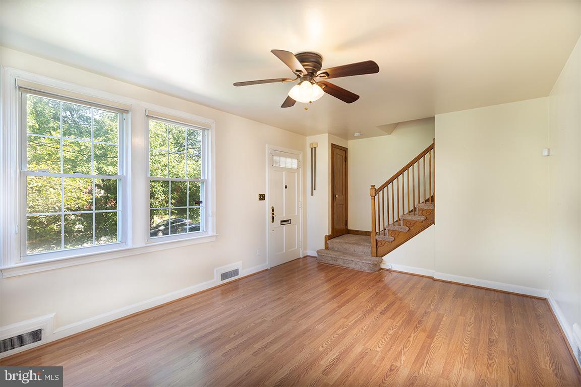 103 RITTENHOUSE STREET NE