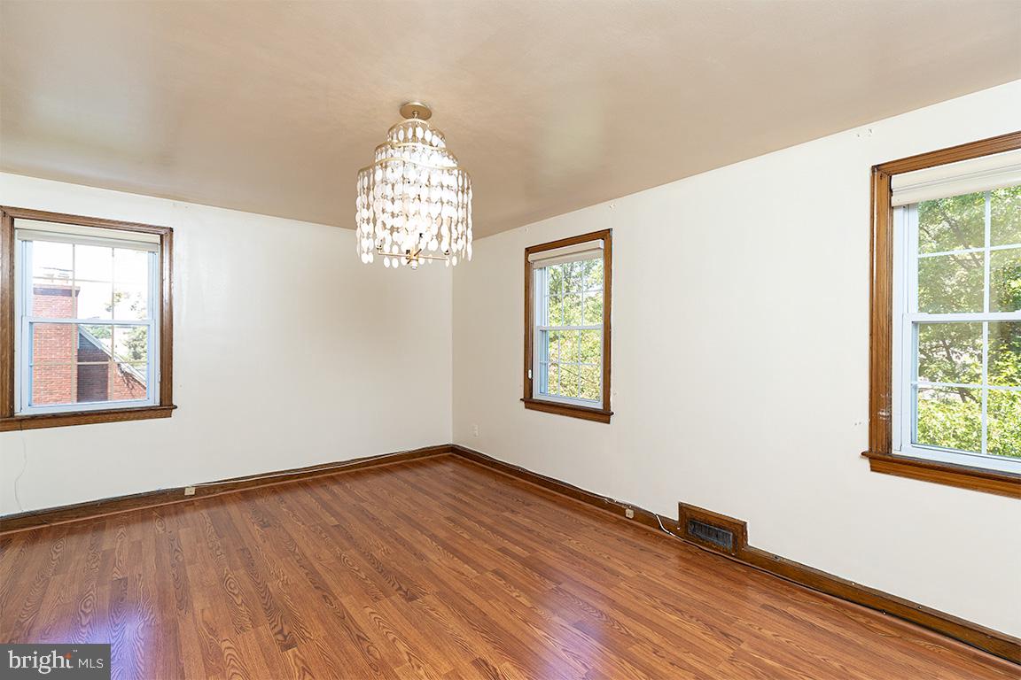 103 RITTENHOUSE STREET NE