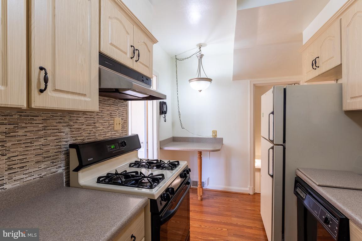 103 RITTENHOUSE STREET NE