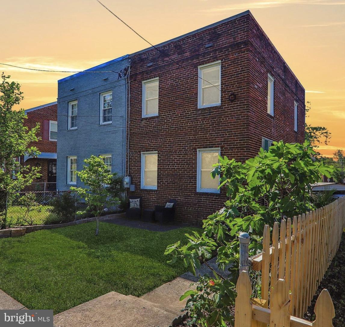 749 GALLATIN STREET NE