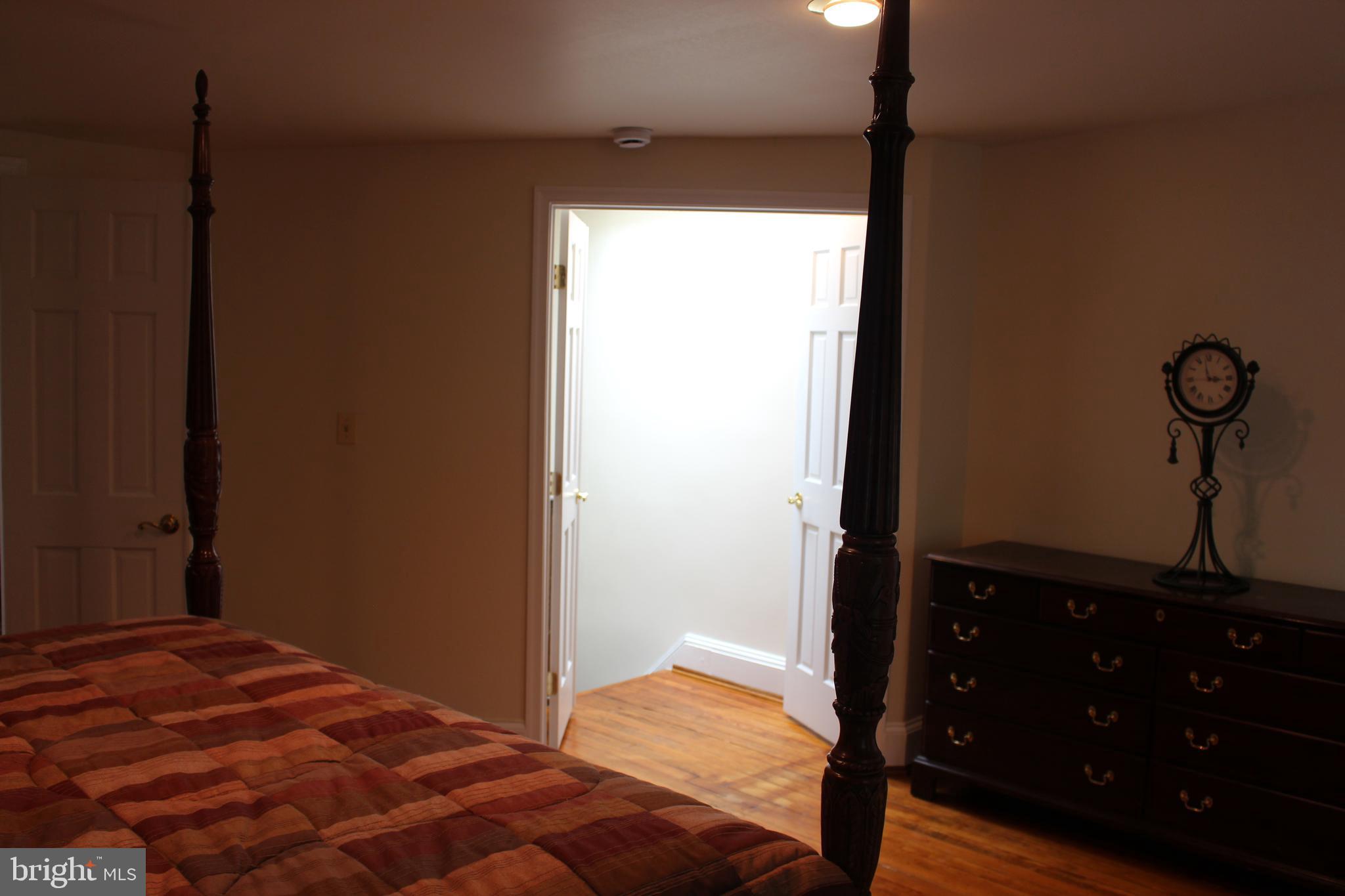 24 RHODE ISLAND AVENUE NW