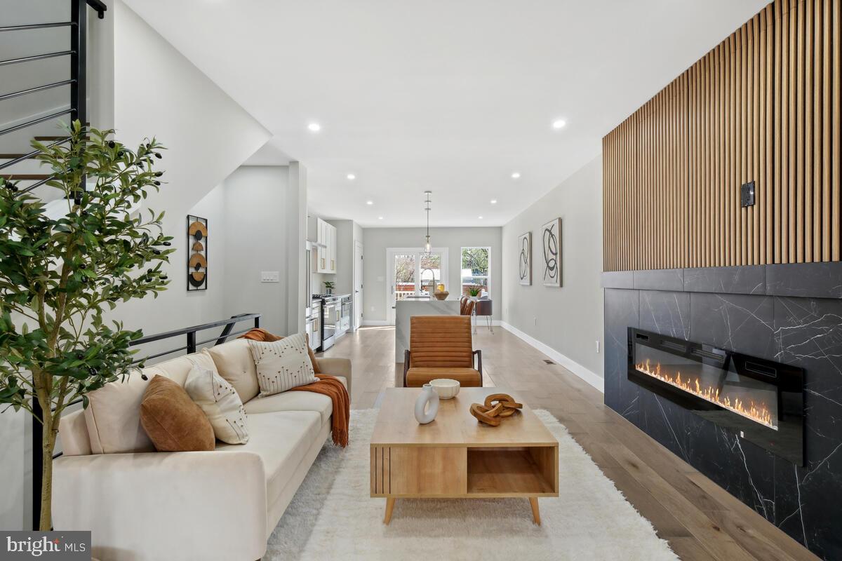 5225 5TH STREET NW
