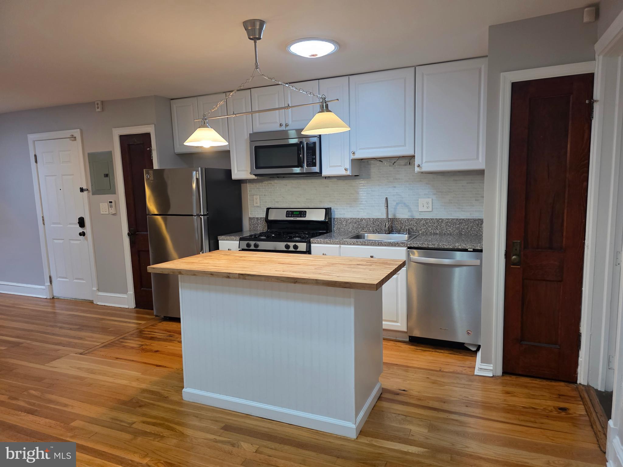 4708 3RD PLACE NW 4