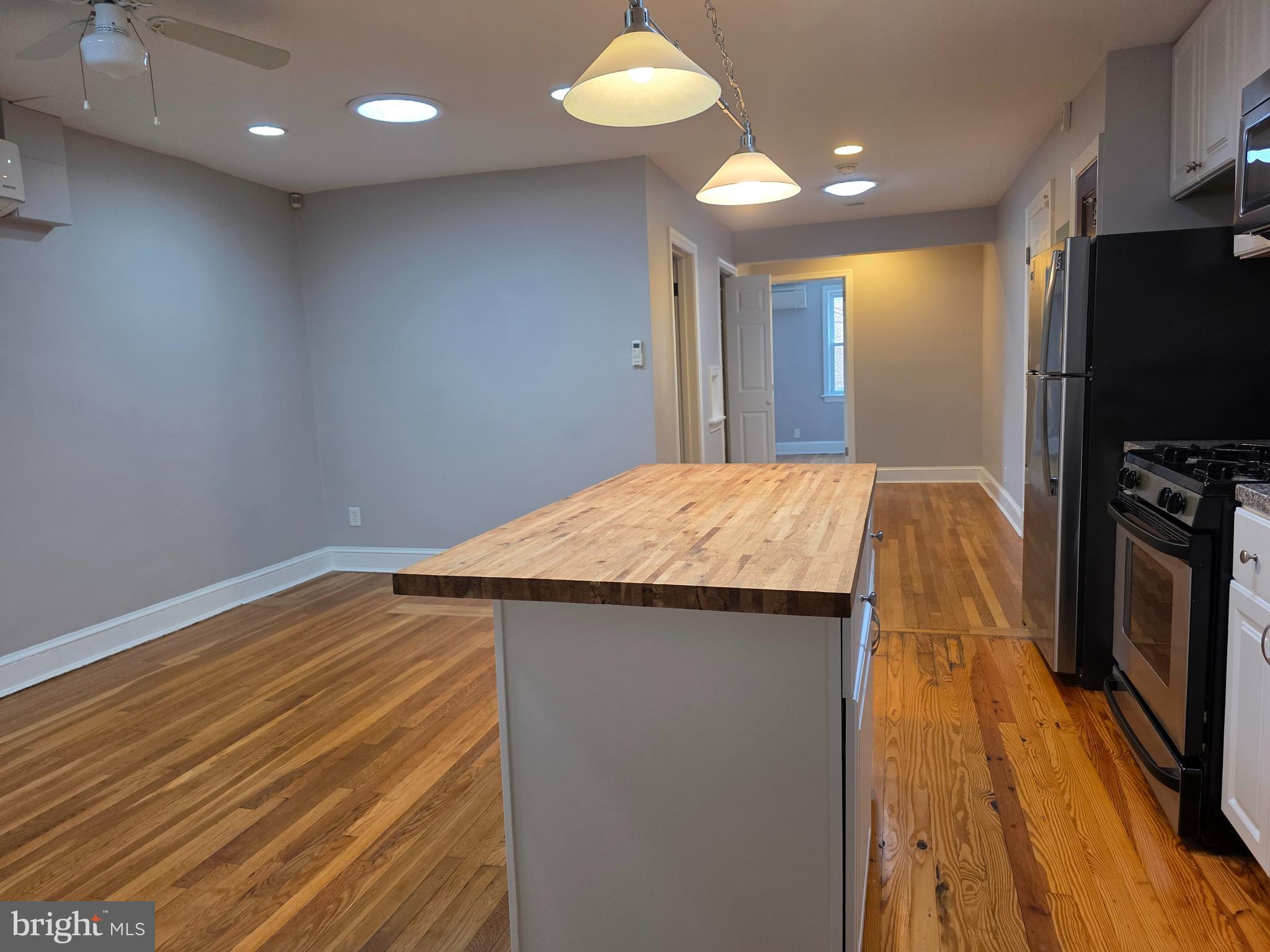 4708 3RD PLACE NW 4