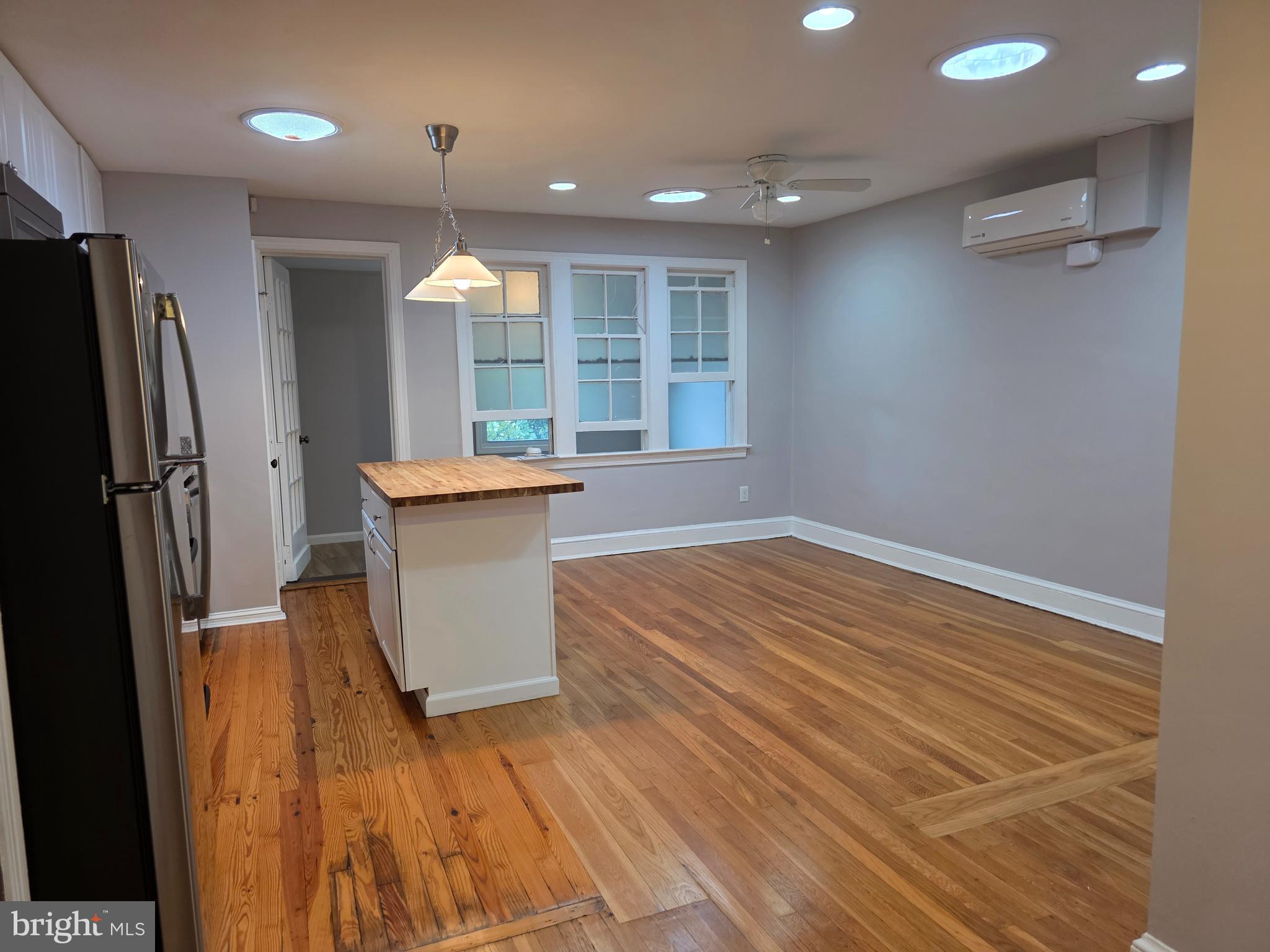 4708 3RD PLACE NW 4