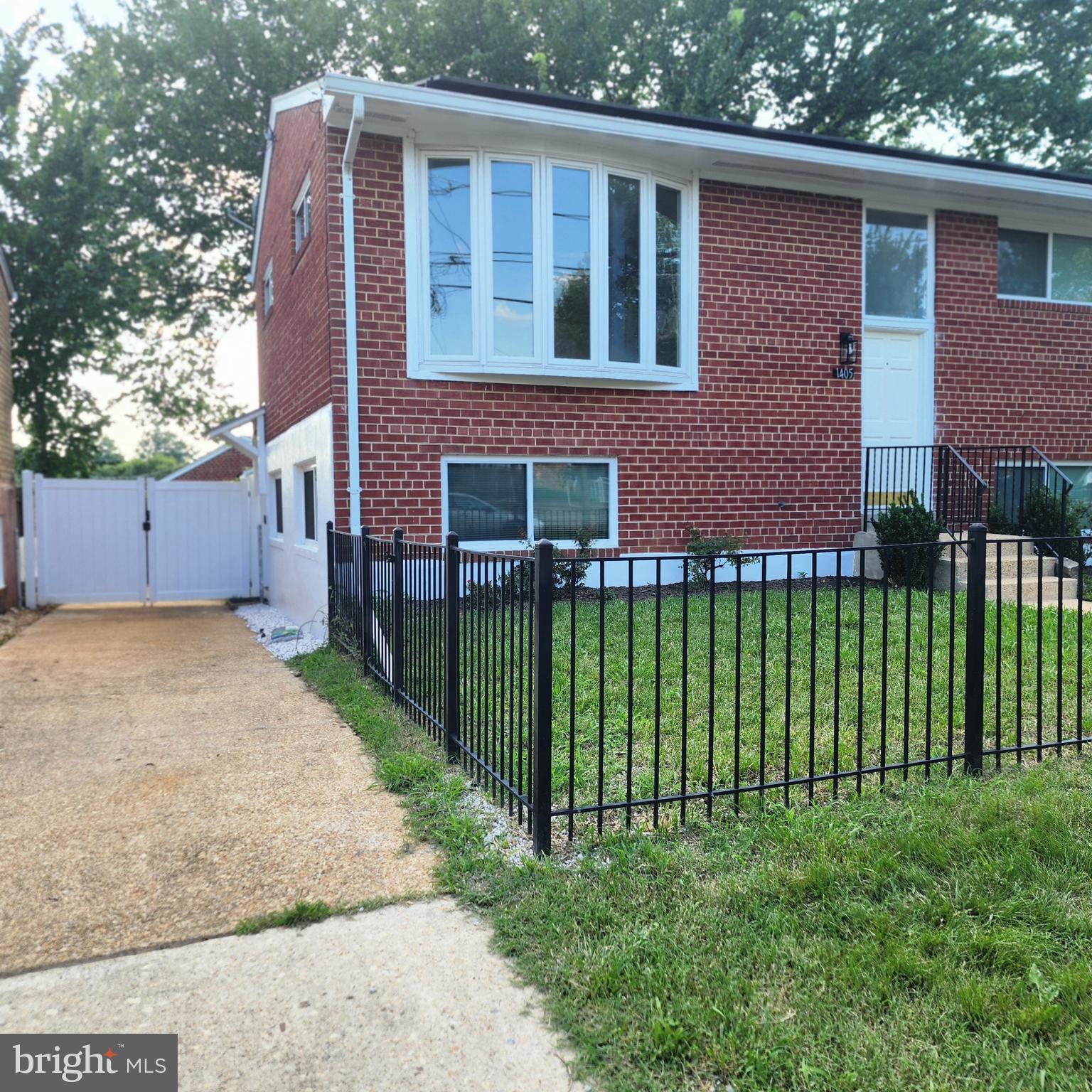 1405 42ND STREET SE