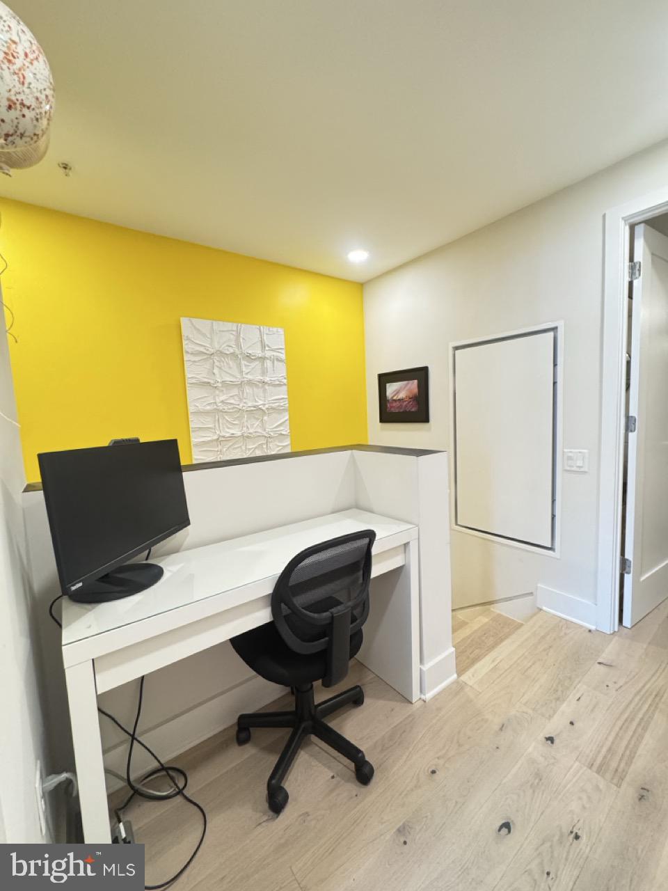 1211 VAN STREET SE TH-1H