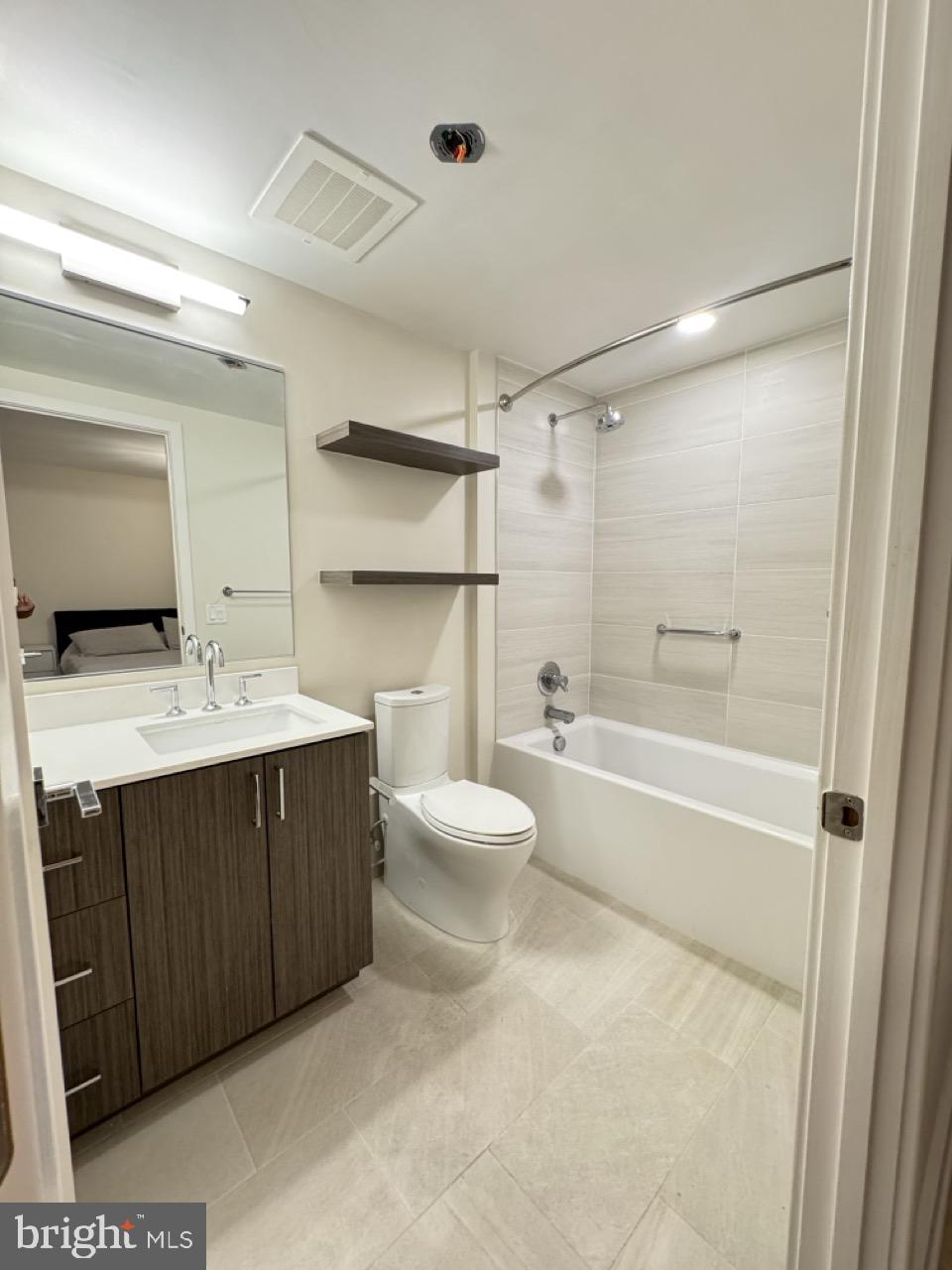 1211 VAN STREET SE TH-1H