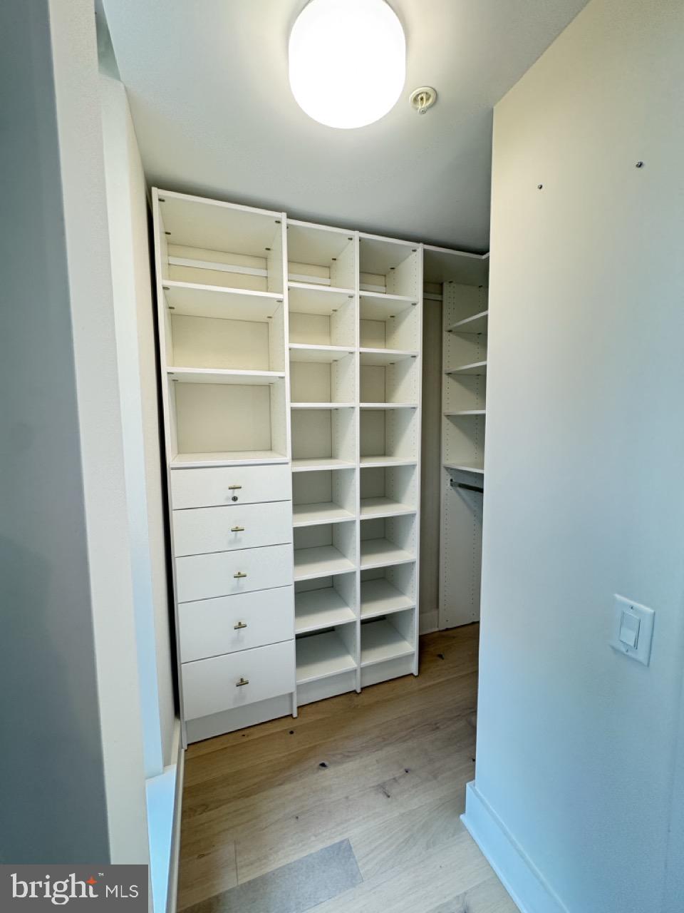 1211 VAN STREET SE TH-1H
