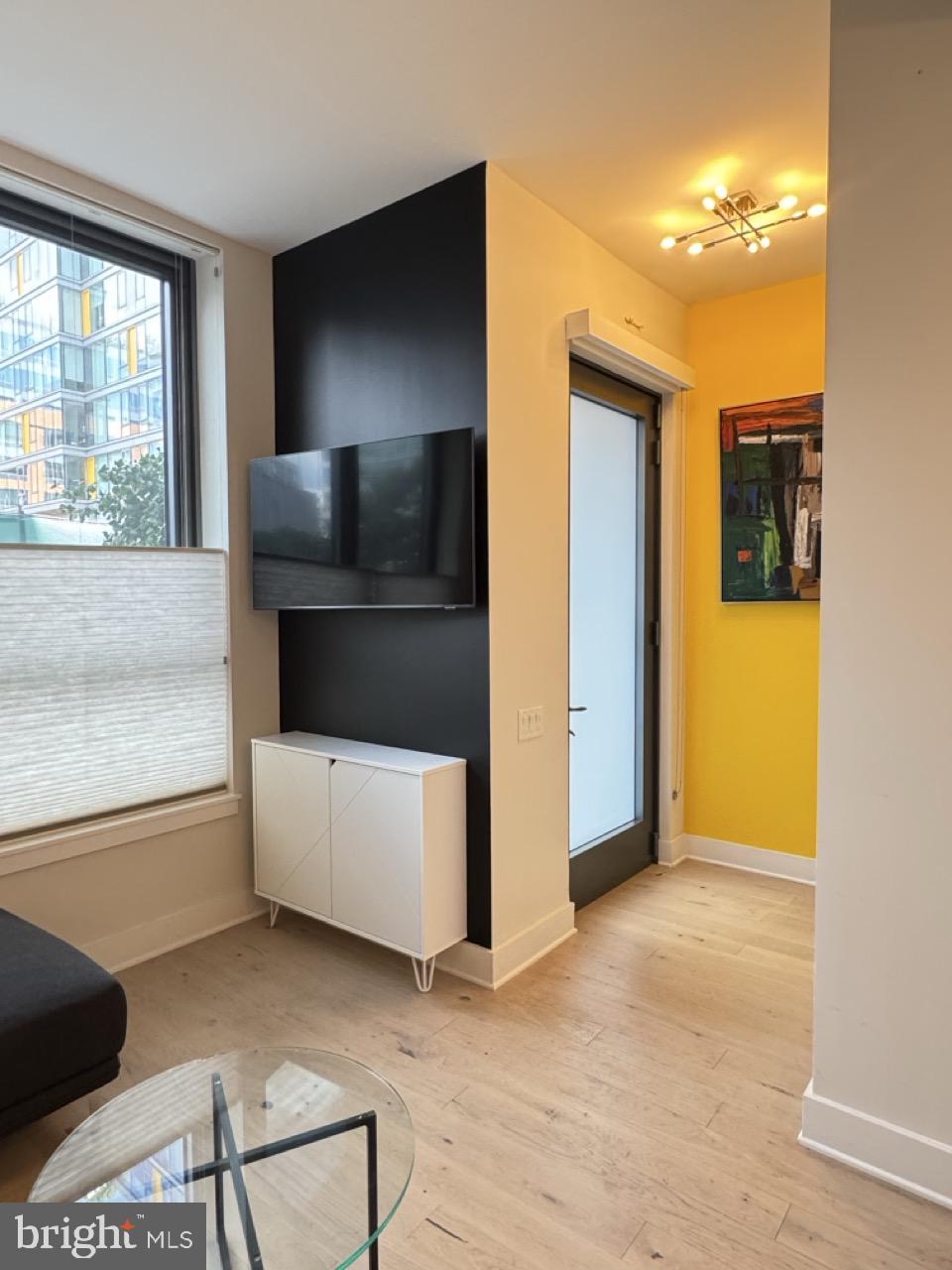 1211 VAN STREET SE TH-1H