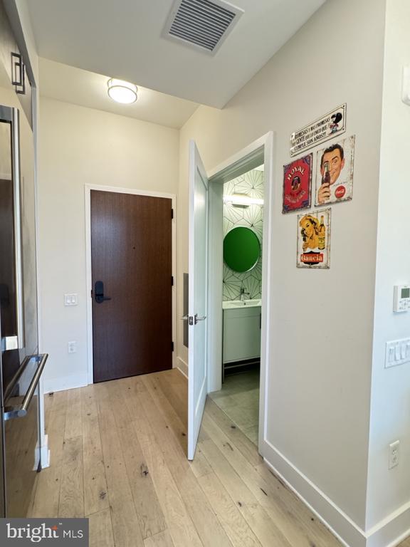 1211 VAN STREET SE TH-1H