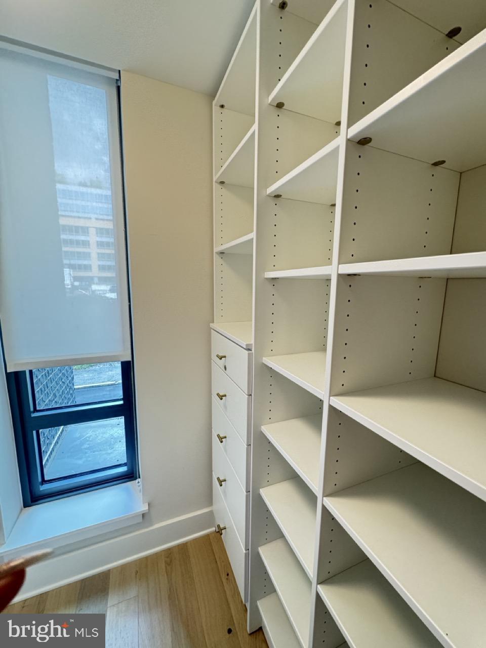 1211 VAN STREET SE TH-1H