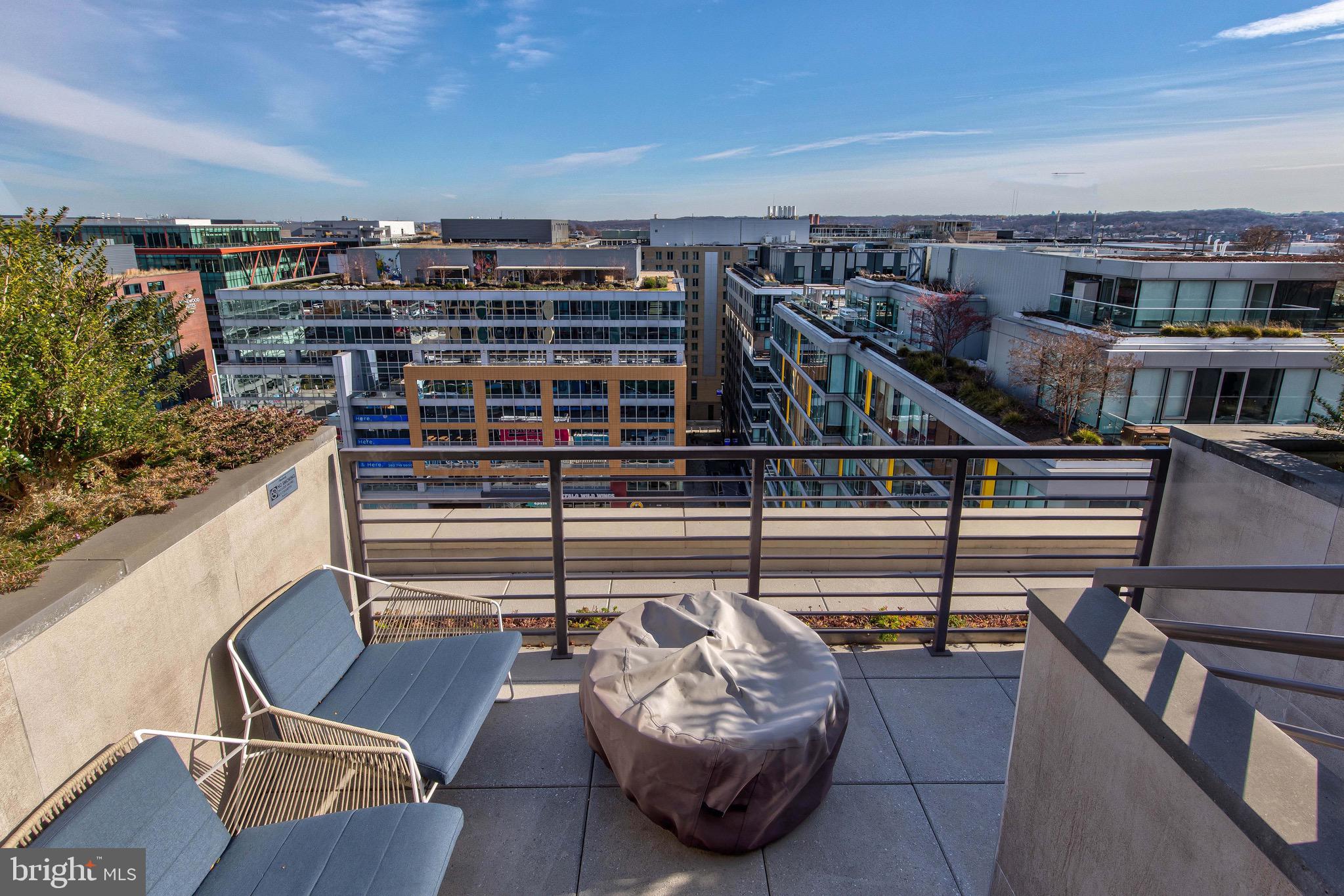 1211 VAN STREET SE TH-1H