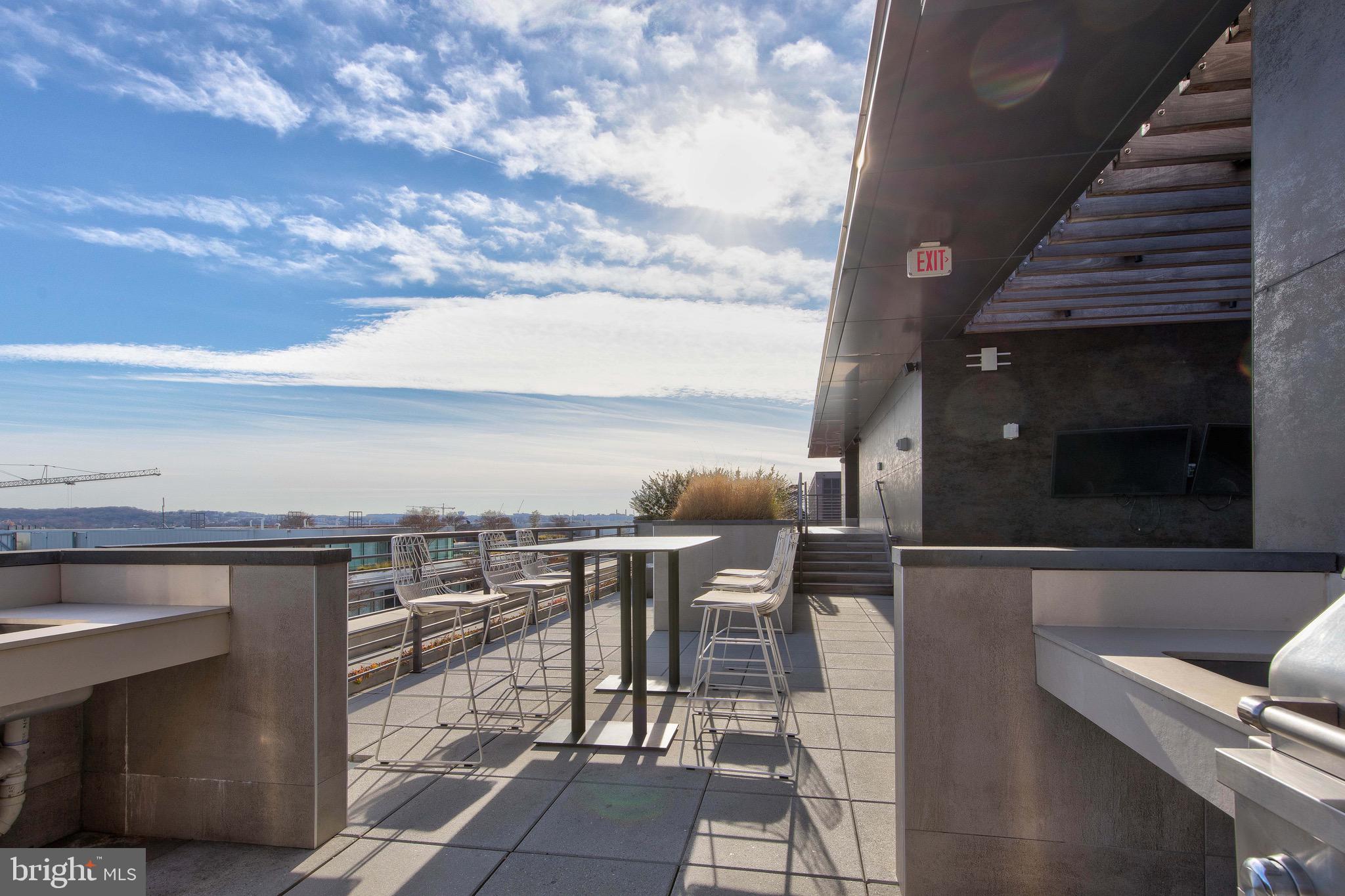 1211 VAN STREET SE TH-1H