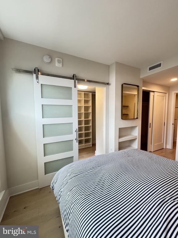 1211 VAN STREET SE TH-1H