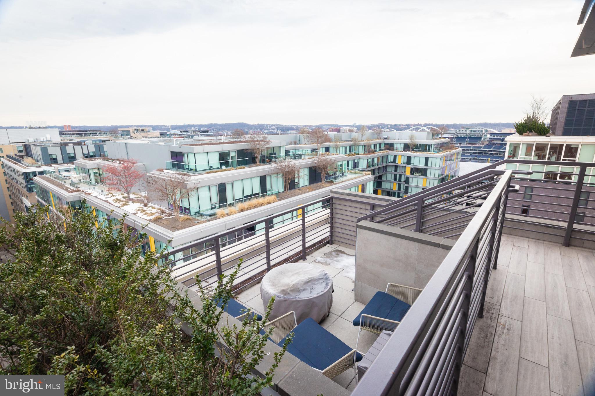 1211 VAN STREET SE TH-1H