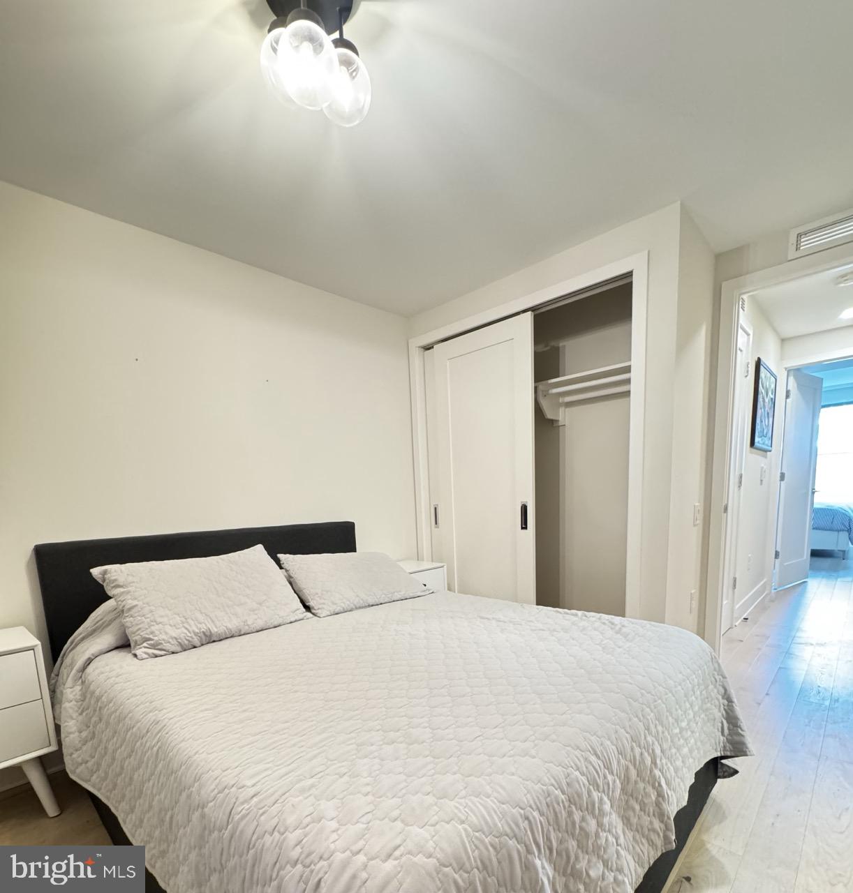1211 VAN STREET SE TH-1H
