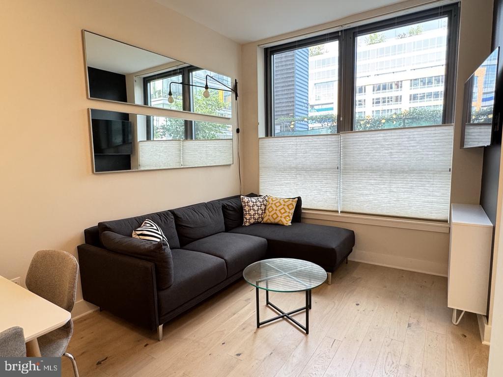 1211 VAN STREET SE TH-1H