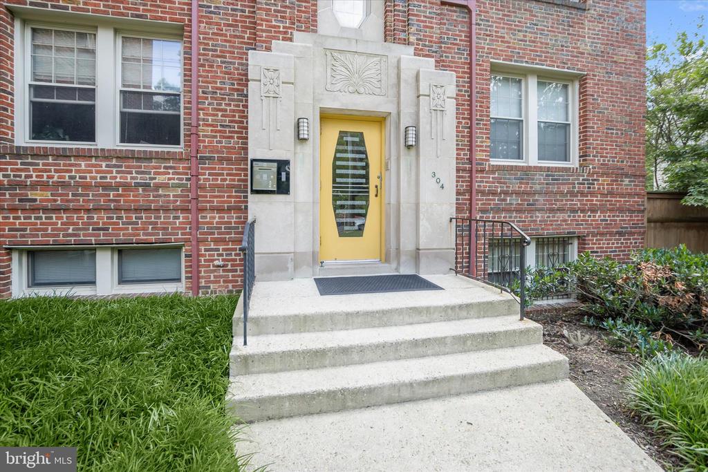 304 ASPEN STREET NW Unit: 204