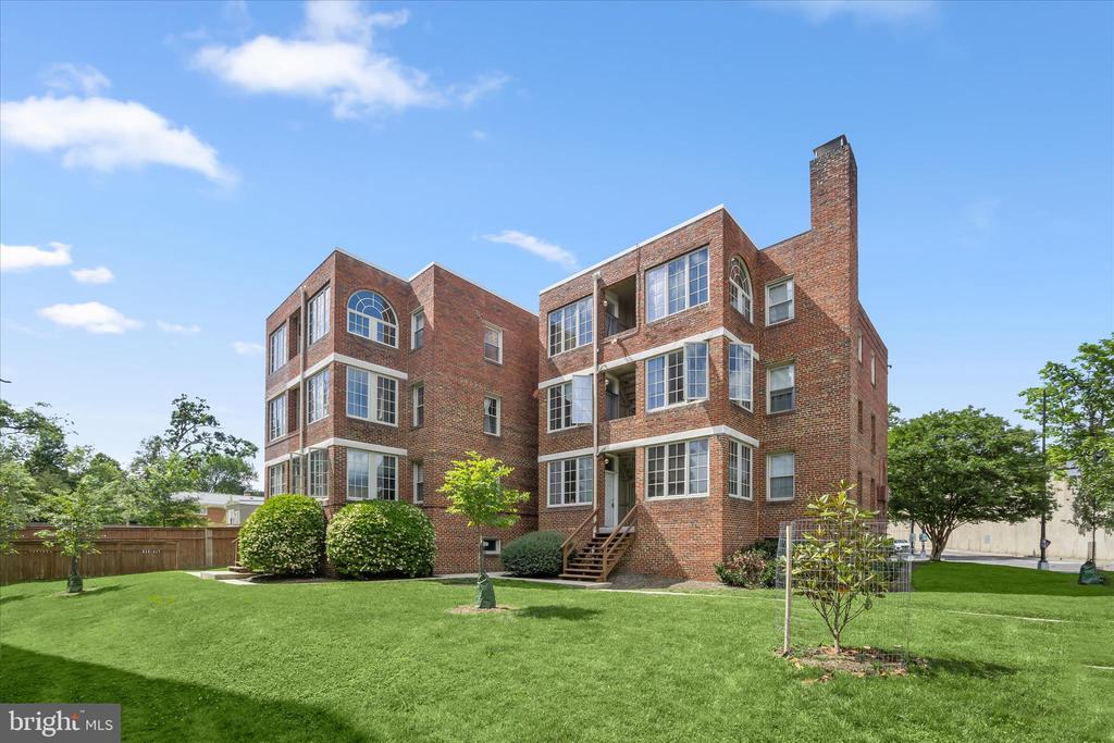 304 ASPEN STREET NW Unit: 204