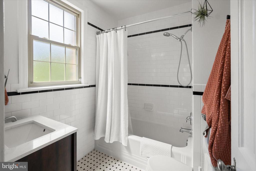 304 ASPEN STREET NW Unit: 204