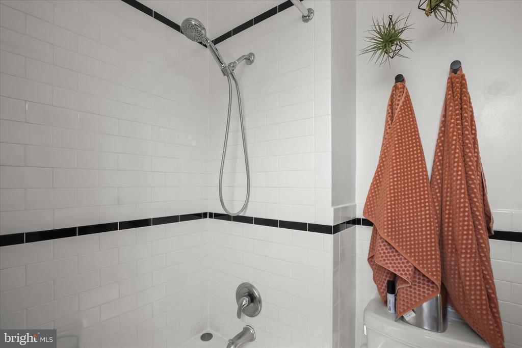 304 ASPEN STREET NW Unit: 204