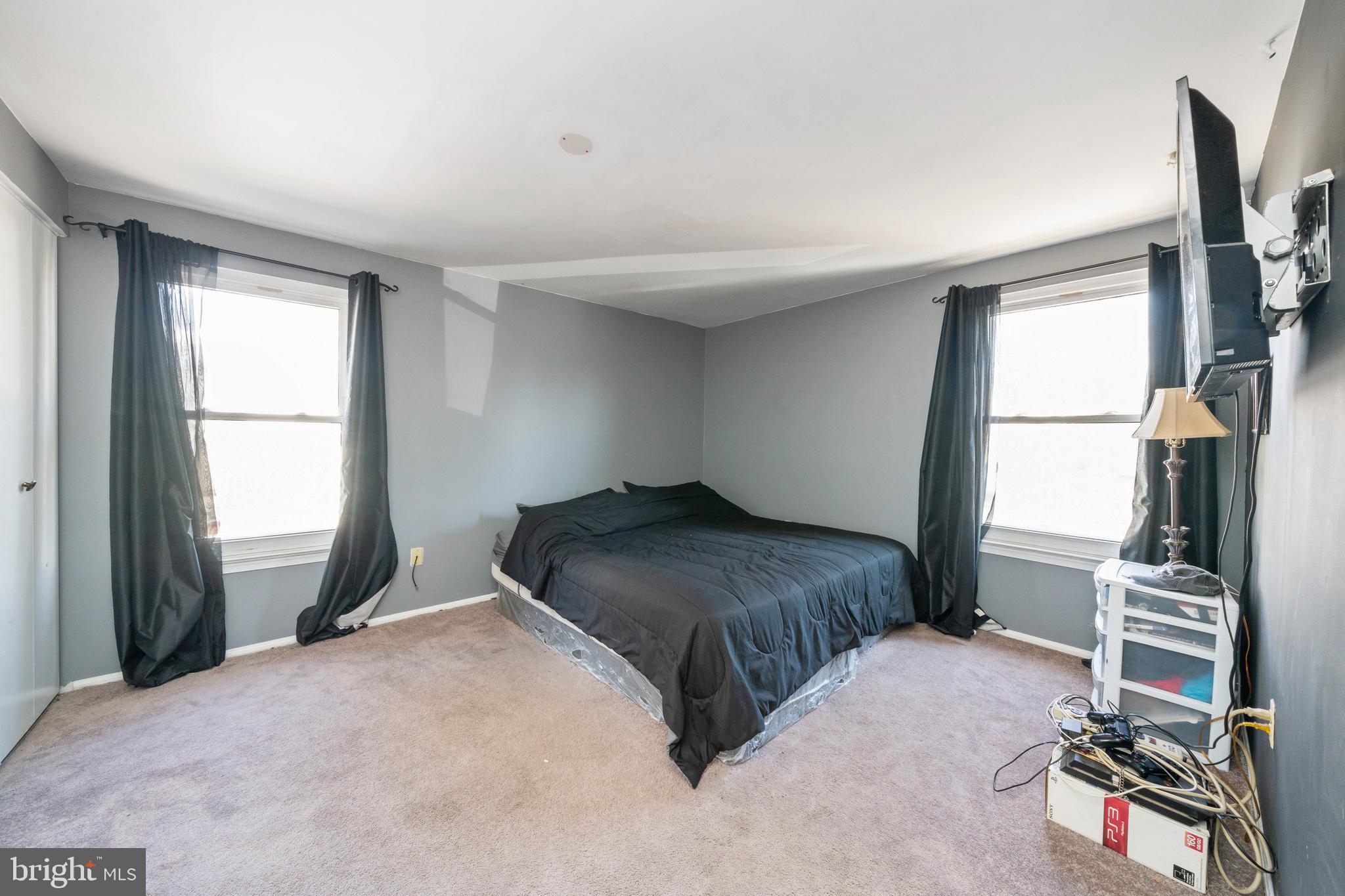 4811 UNDERWOOD COURT