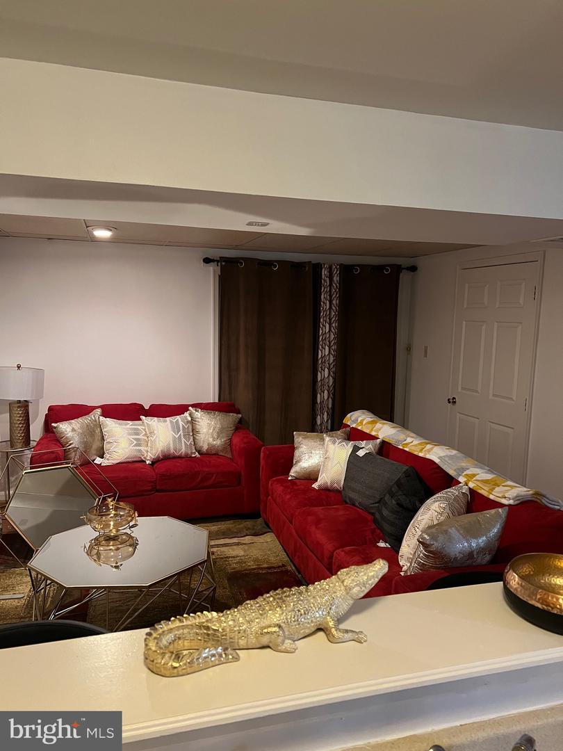 2225 E PALACE GREEN TERRACE Unit: B