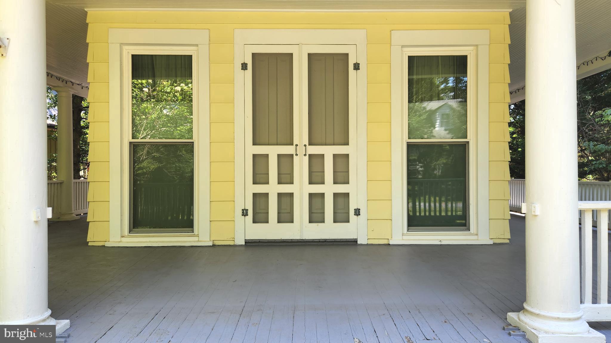 105 GROVE AVENUE