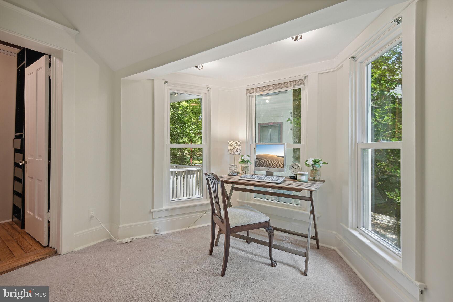 105 GROVE AVENUE