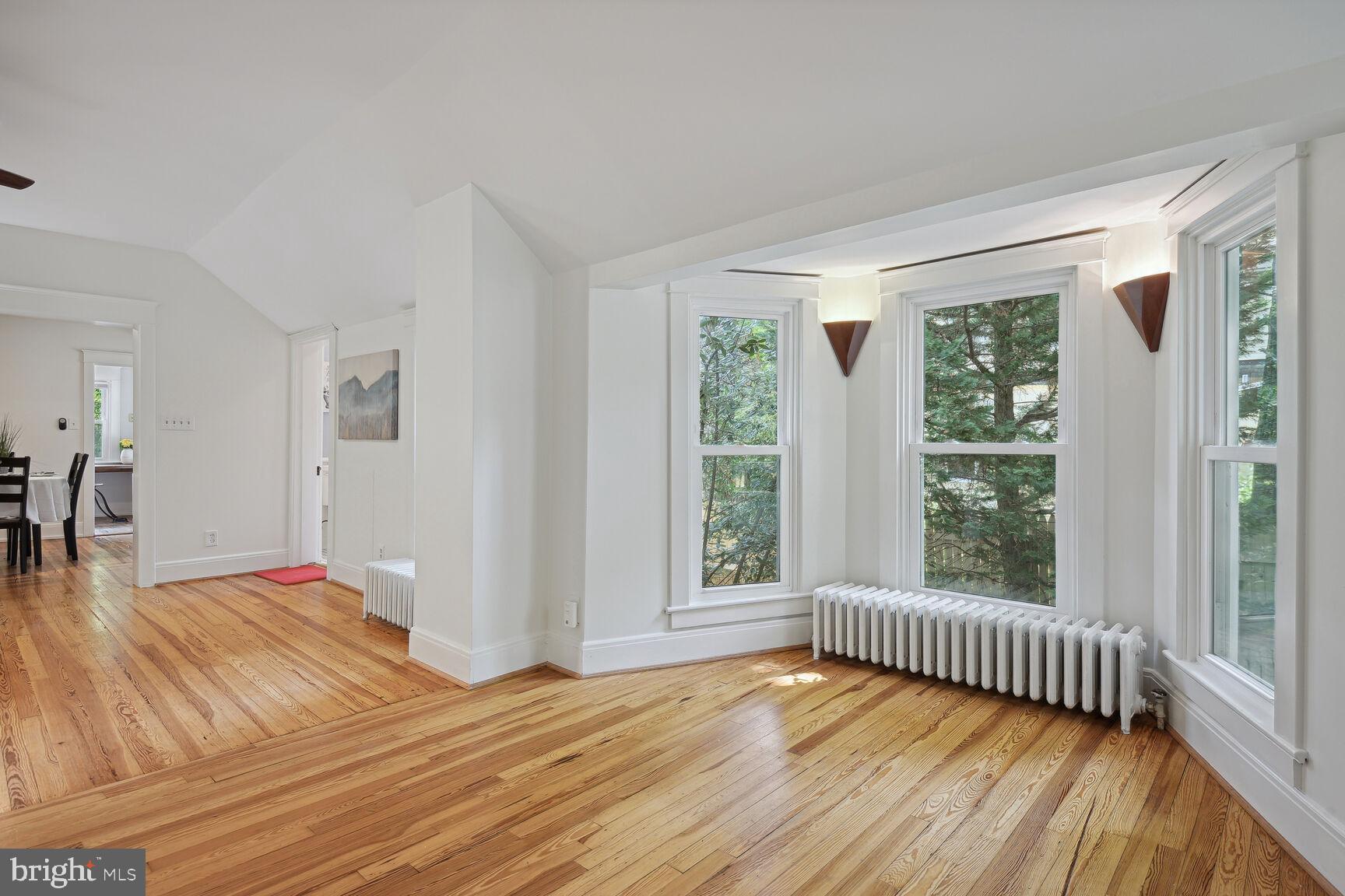 105 GROVE AVENUE