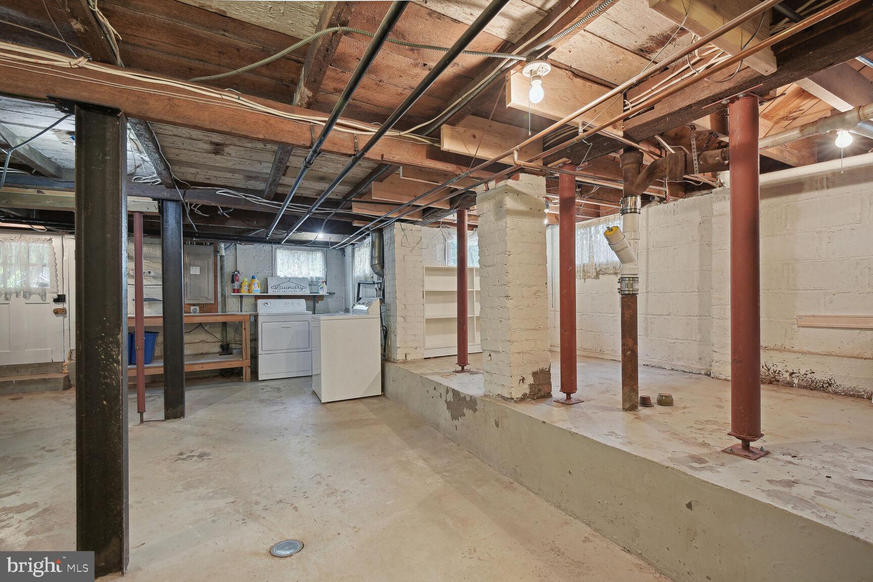 105 GROVE AVENUE