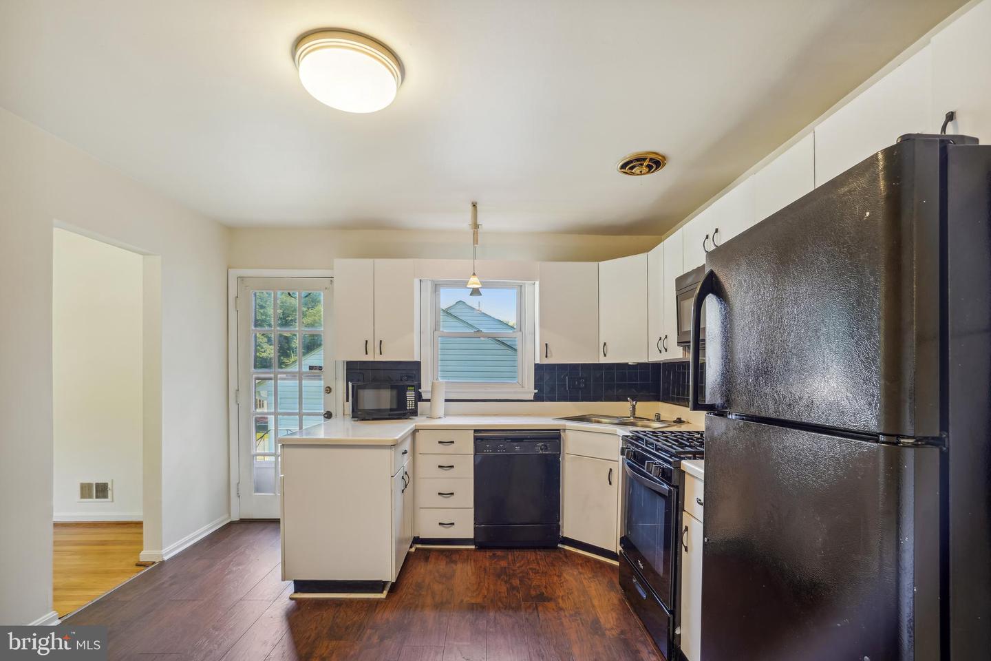 12217 WESTVIEW DRIVE